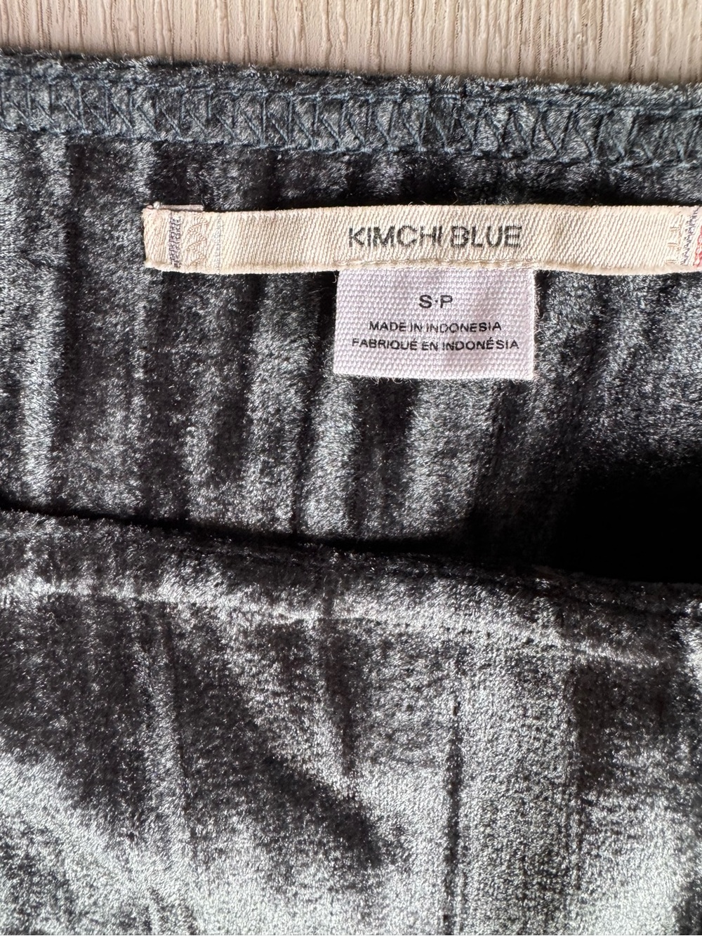 Kimchi Blue Andie Crushed Velvet Pants Dark Green Retro Boho Bootcut Style Small - Picture 4 of 10
